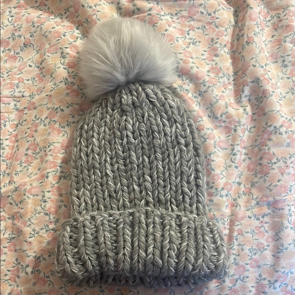 Cozy Gray Knit Pom-Pom Beanie